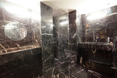 To change image, hover mouse over thumbnails below