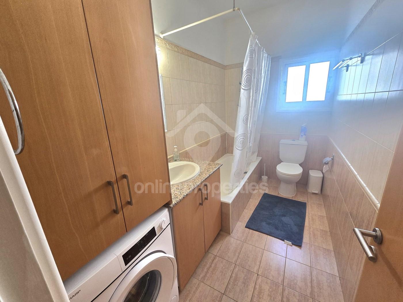 To change image, hover mouse over thumbnails below