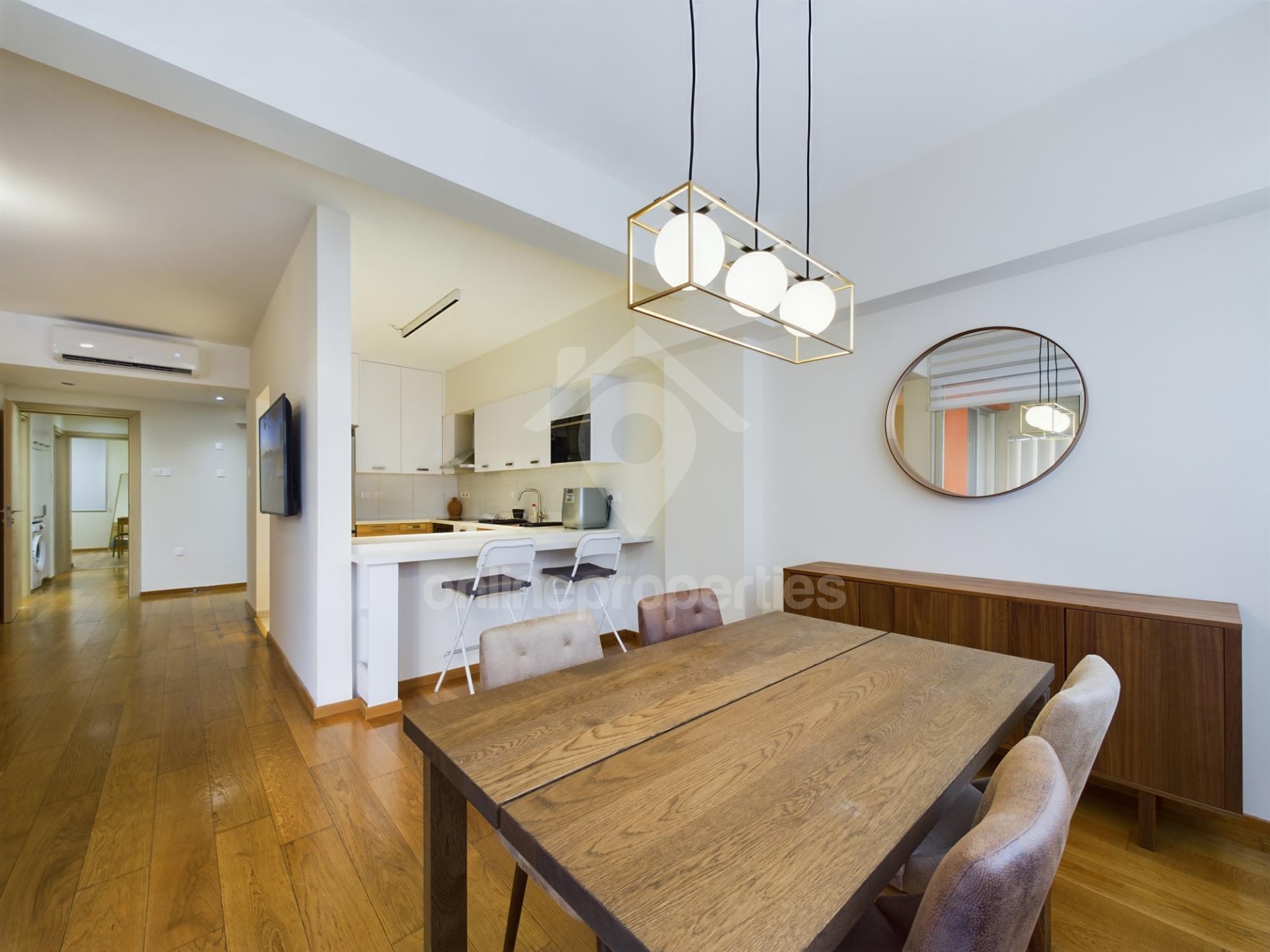 To change image, hover mouse over thumbnails below