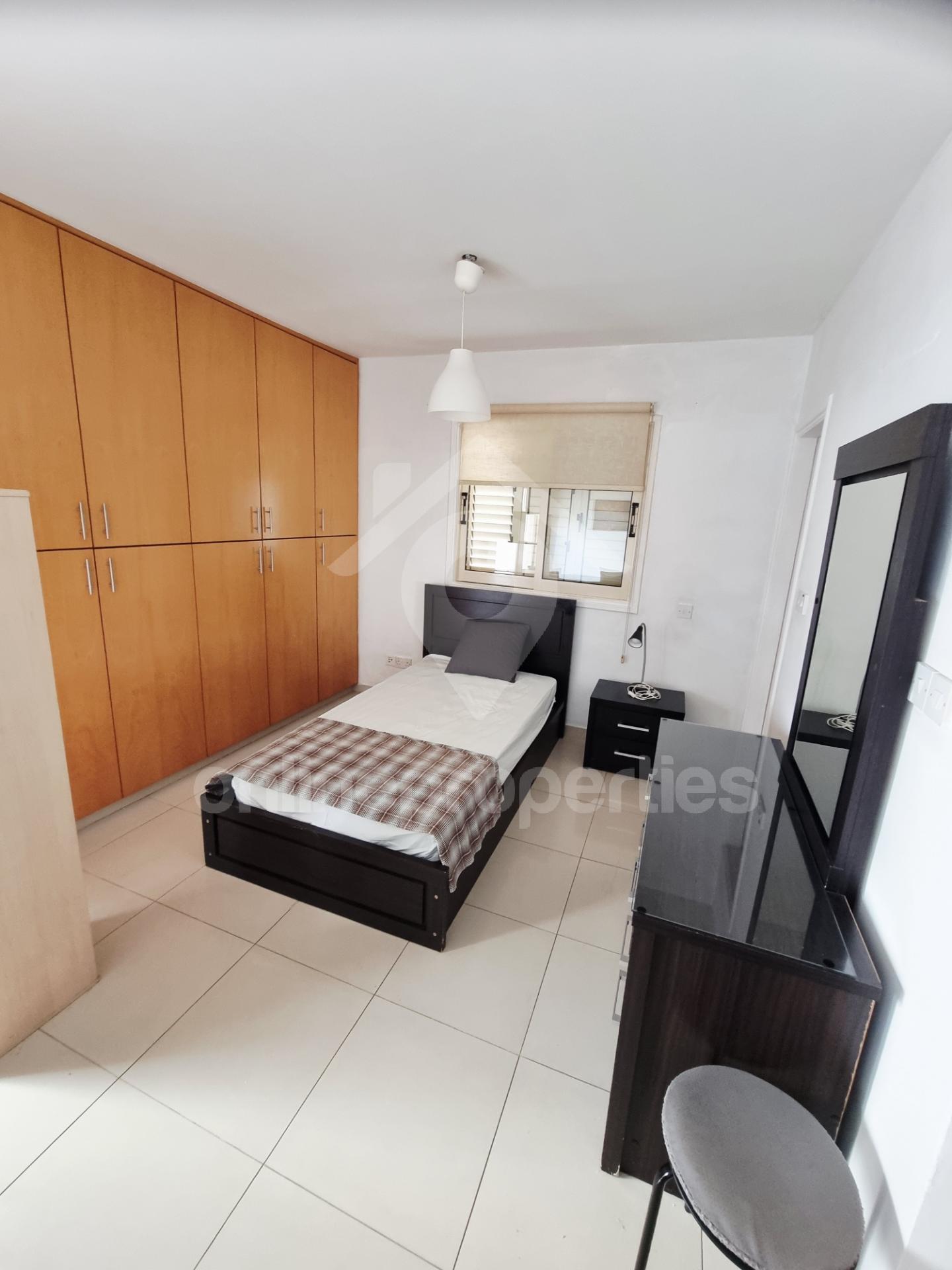 To change image, hover mouse over thumbnails below