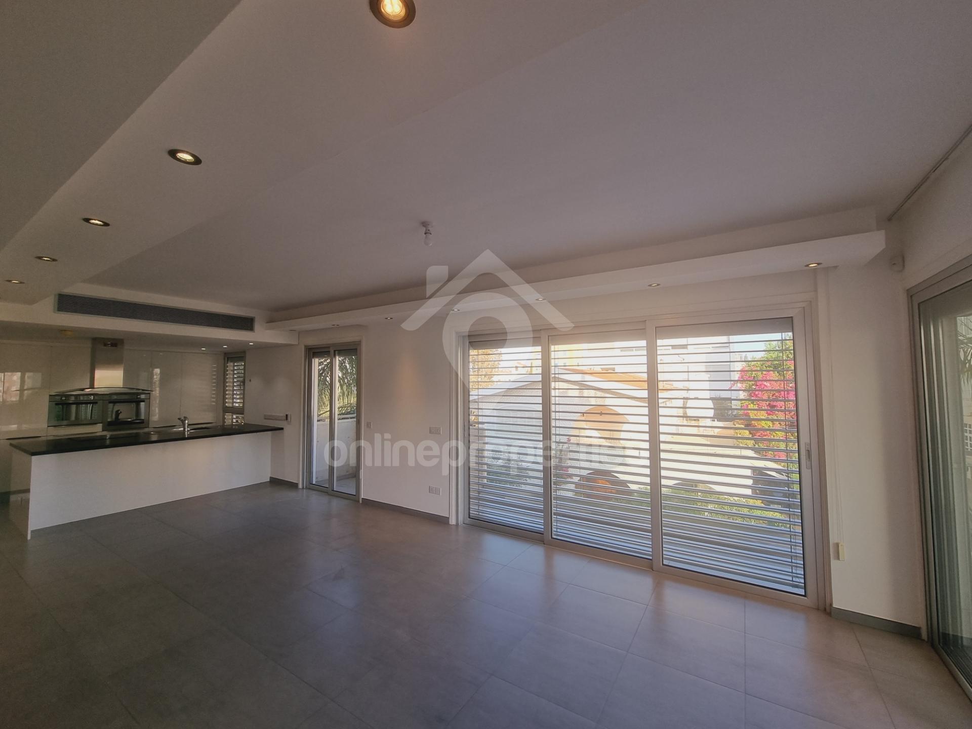 To change image, hover mouse over thumbnails below