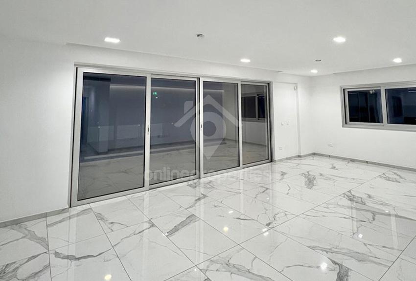 To change image, hover mouse over thumbnails below