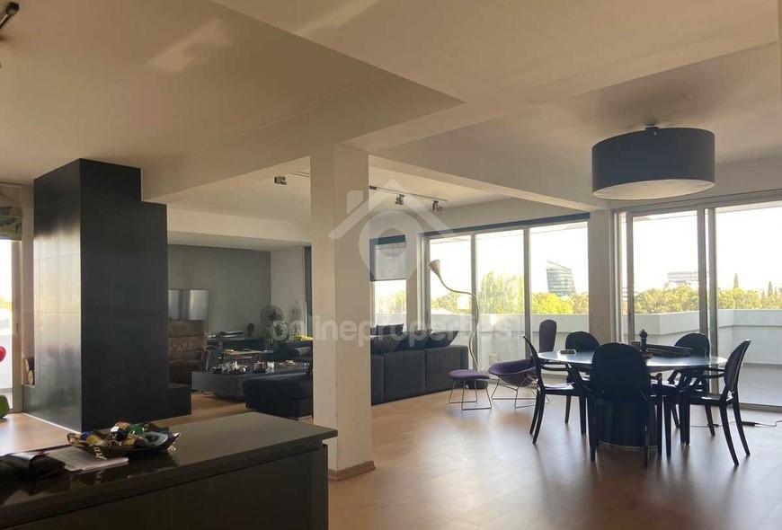 To change image, hover mouse over thumbnails below