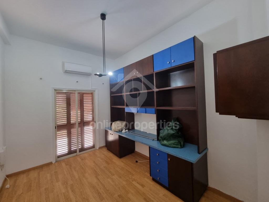 To change image, hover mouse over thumbnails below