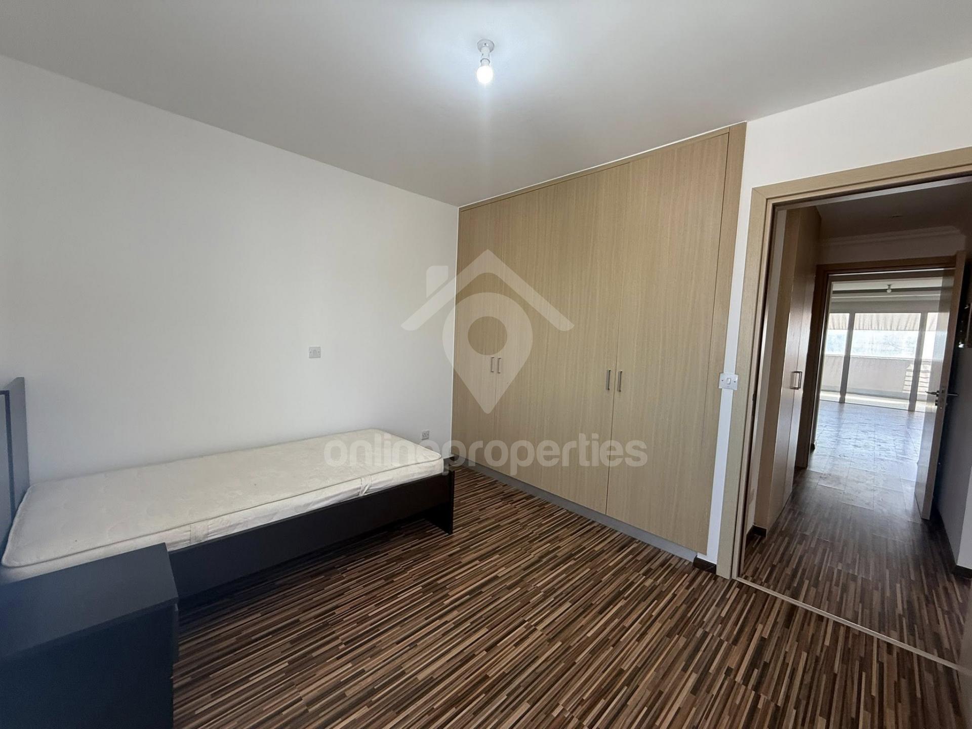 To change image, hover mouse over thumbnails below