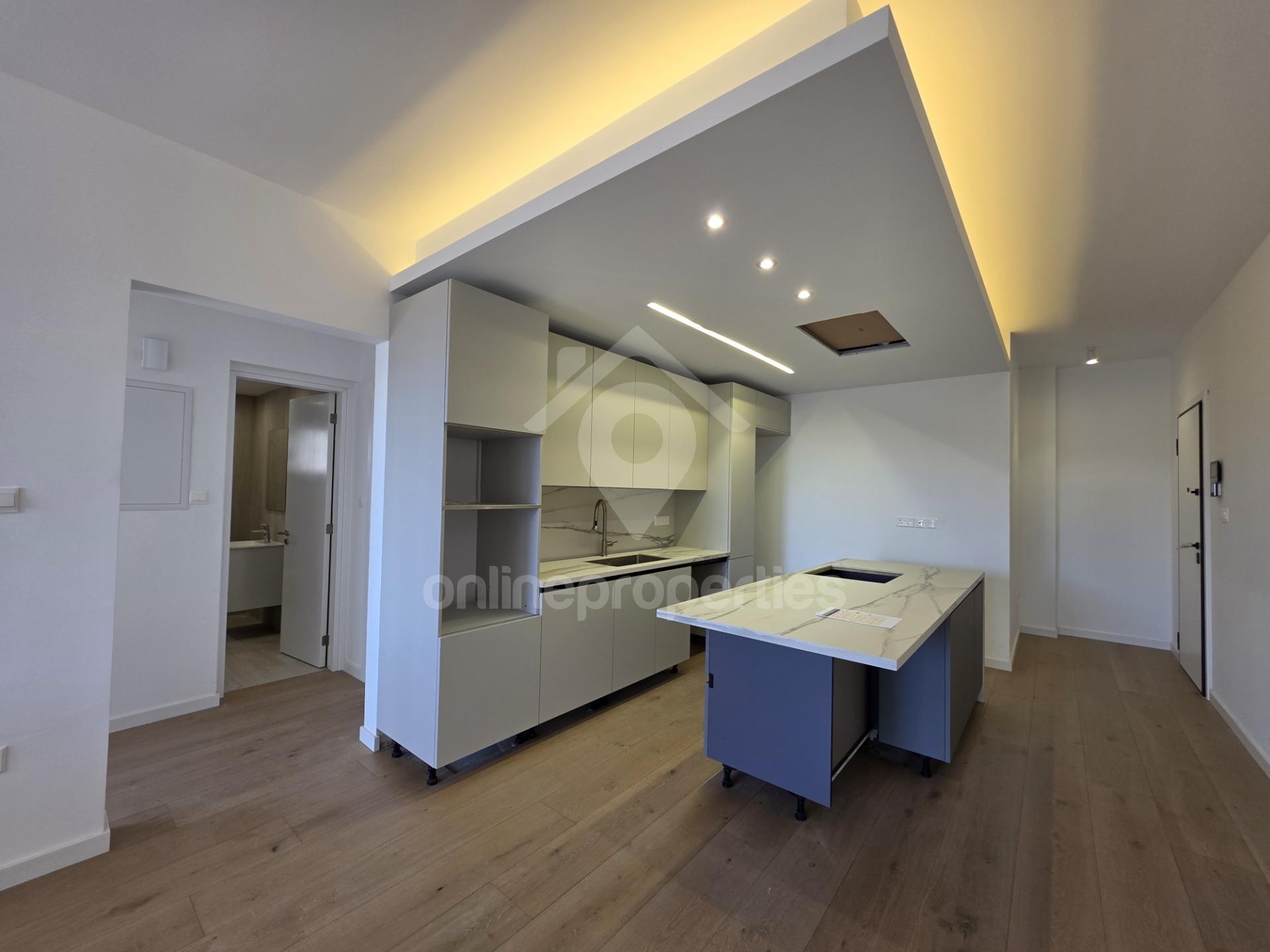 To change image, hover mouse over thumbnails below