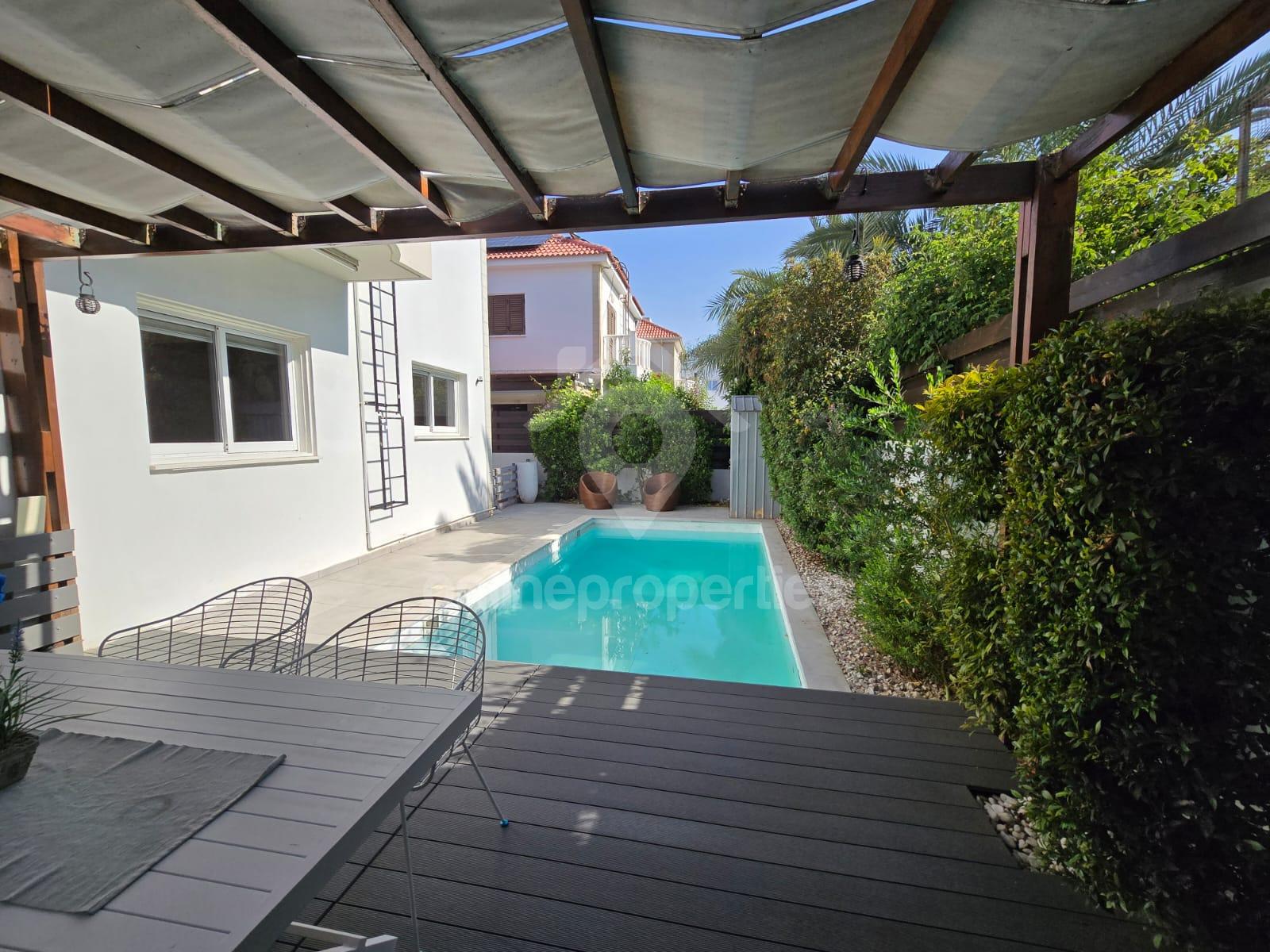 To change image, hover mouse over thumbnails below