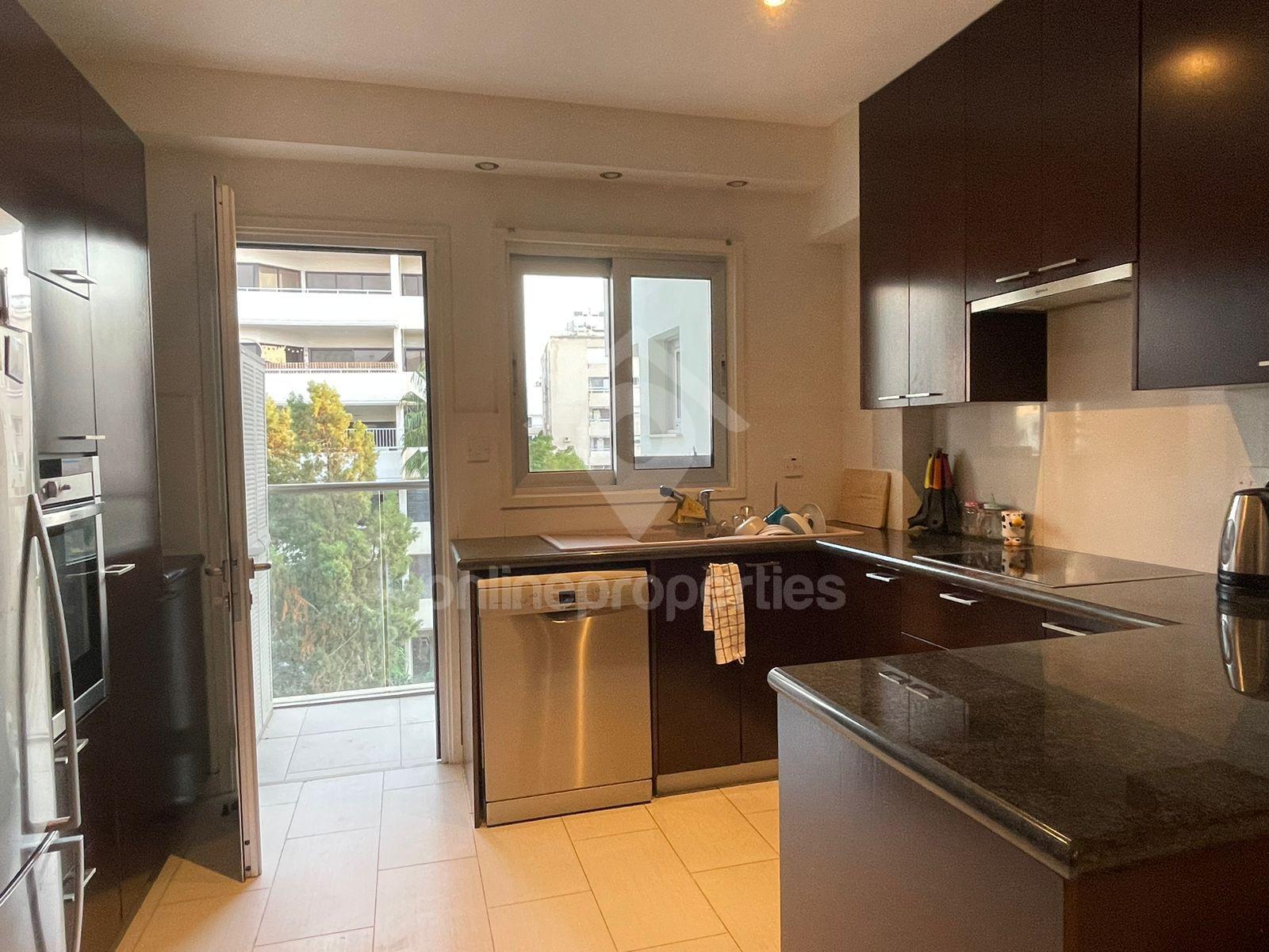 To change image, hover mouse over thumbnails below