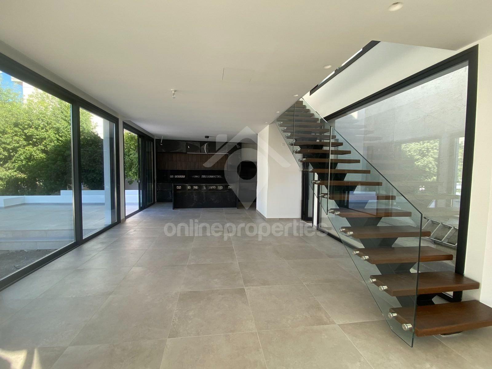 To change image, hover mouse over thumbnails below