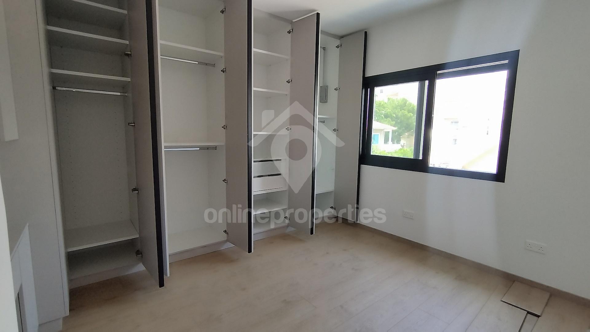 To change image, hover mouse over thumbnails below