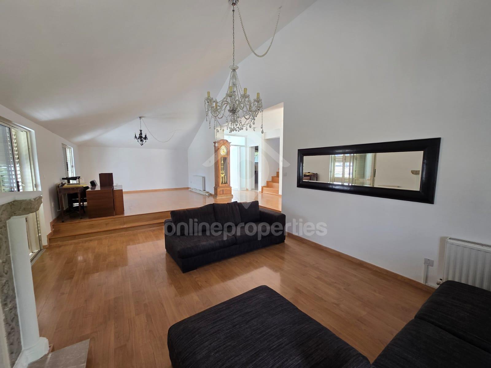 To change image, hover mouse over thumbnails below