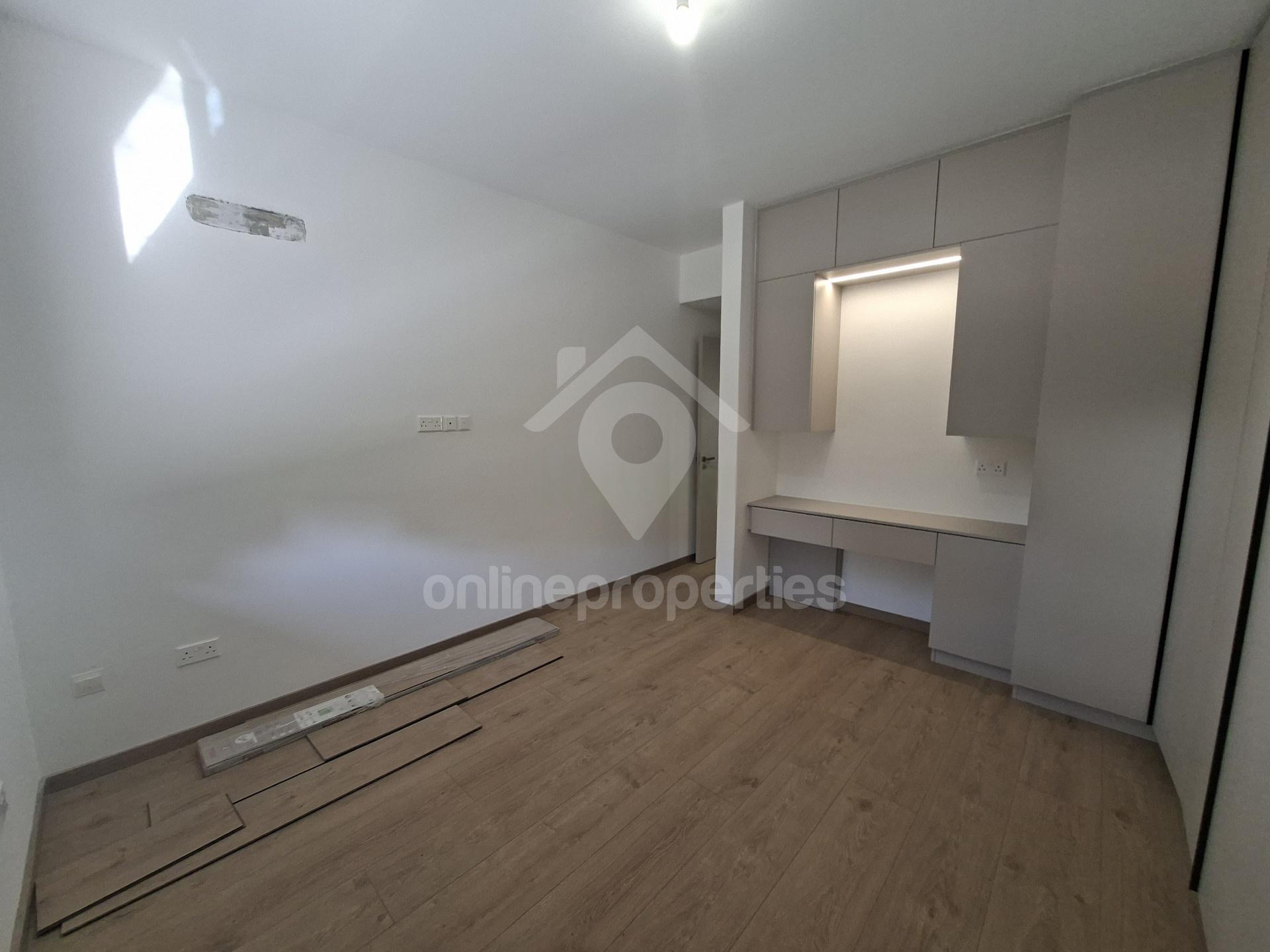 To change image, hover mouse over thumbnails below