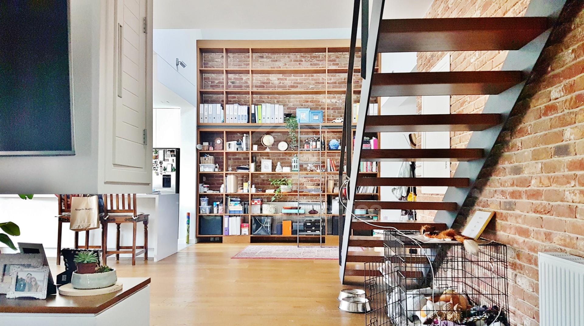 To change image, hover mouse over thumbnails below