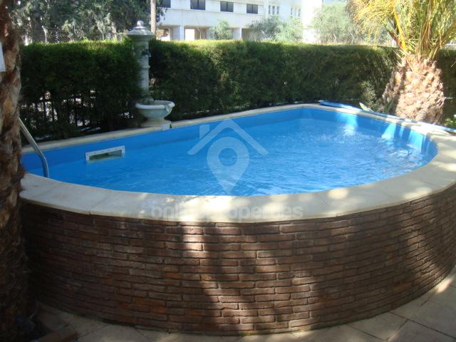 To change image, hover mouse over thumbnails below