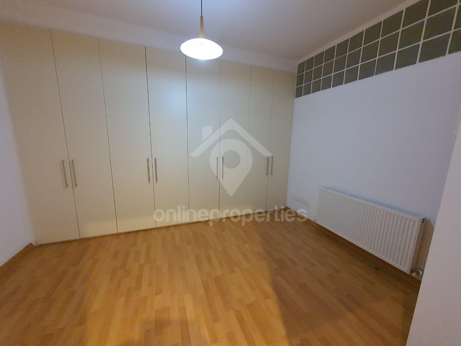 To change image, hover mouse over thumbnails below