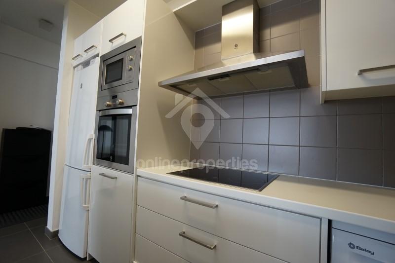 To change image, hover mouse over thumbnails below