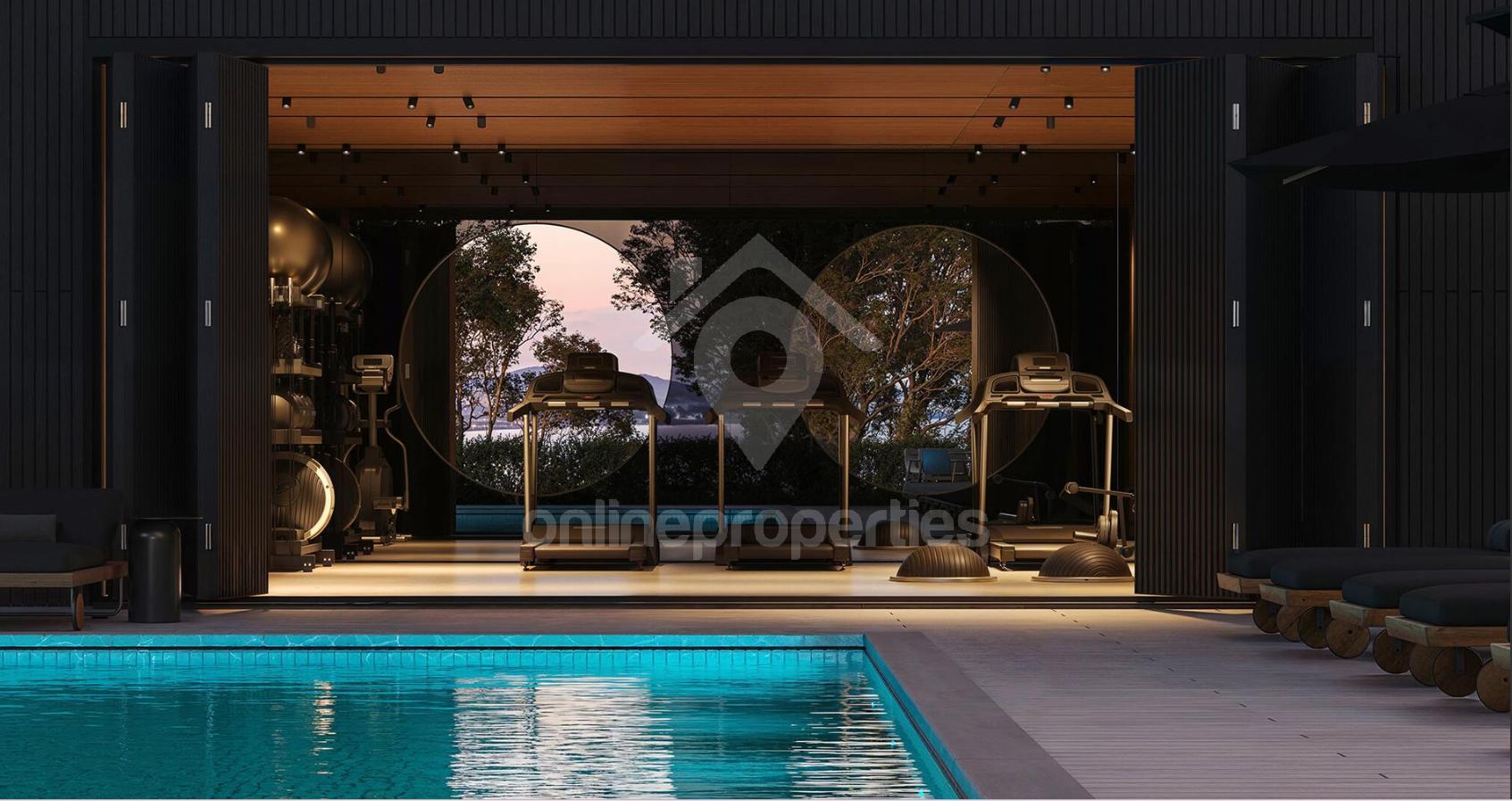 To change image, hover mouse over thumbnails below