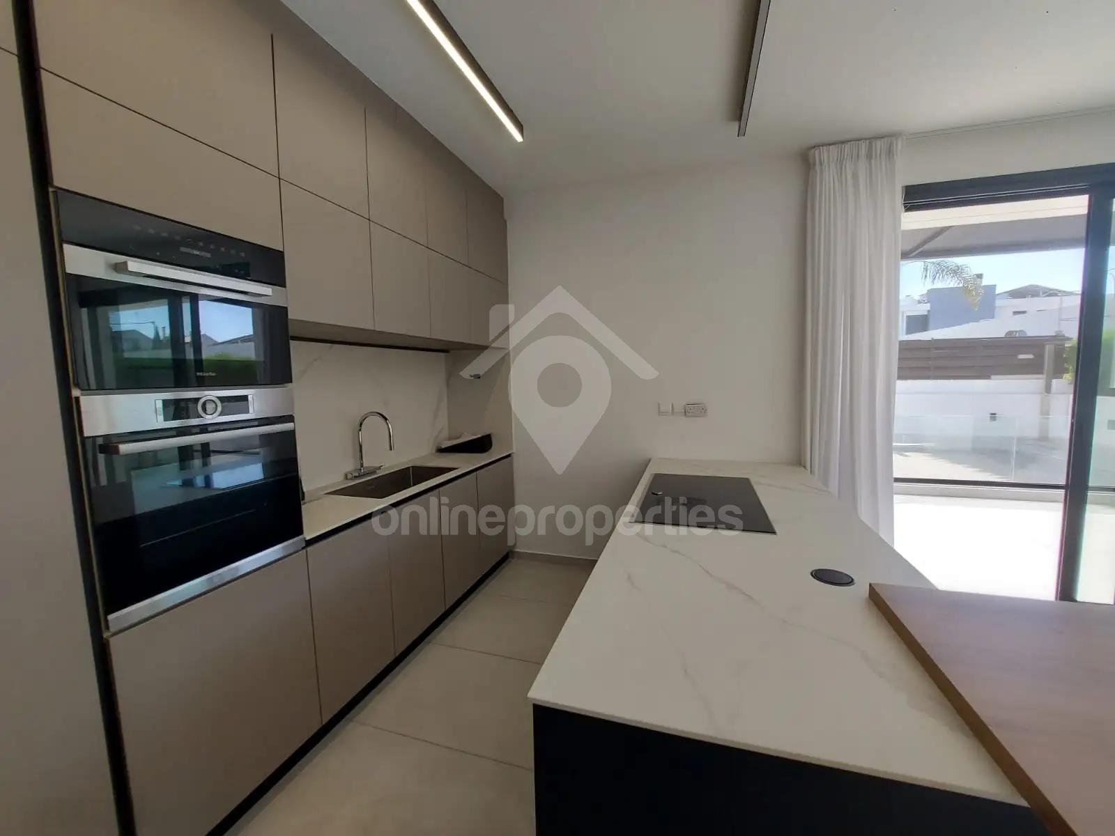 To change image, hover mouse over thumbnails below