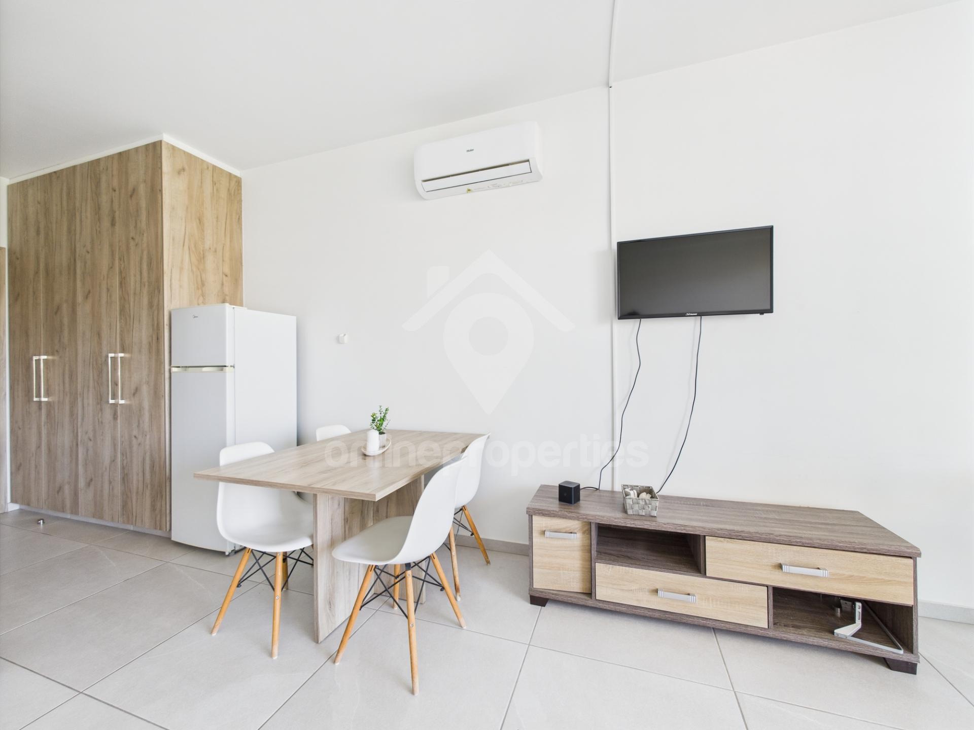 To change image, hover mouse over thumbnails below