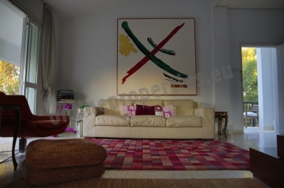 To change image, hover mouse over thumbnails below