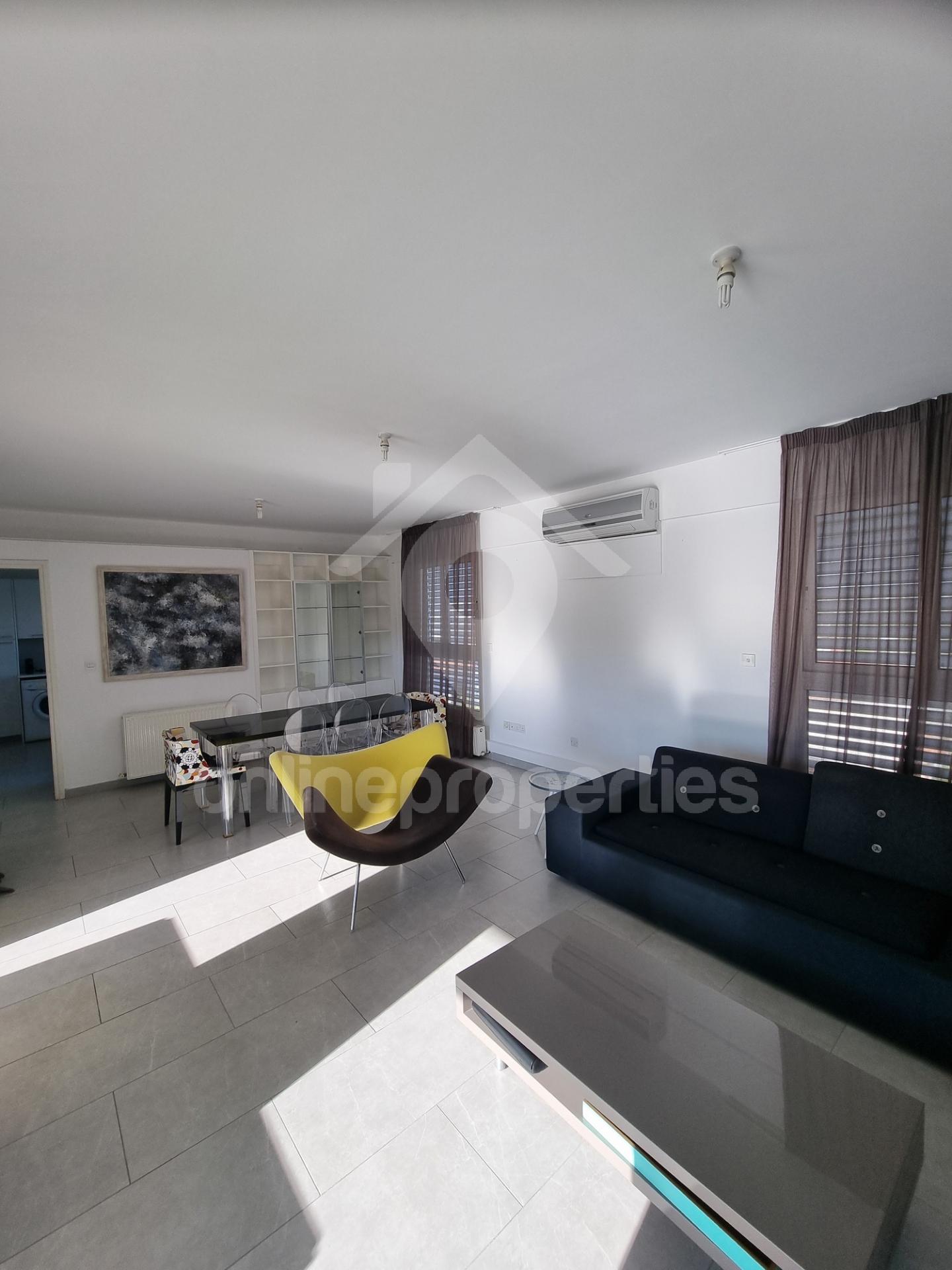 To change image, hover mouse over thumbnails below