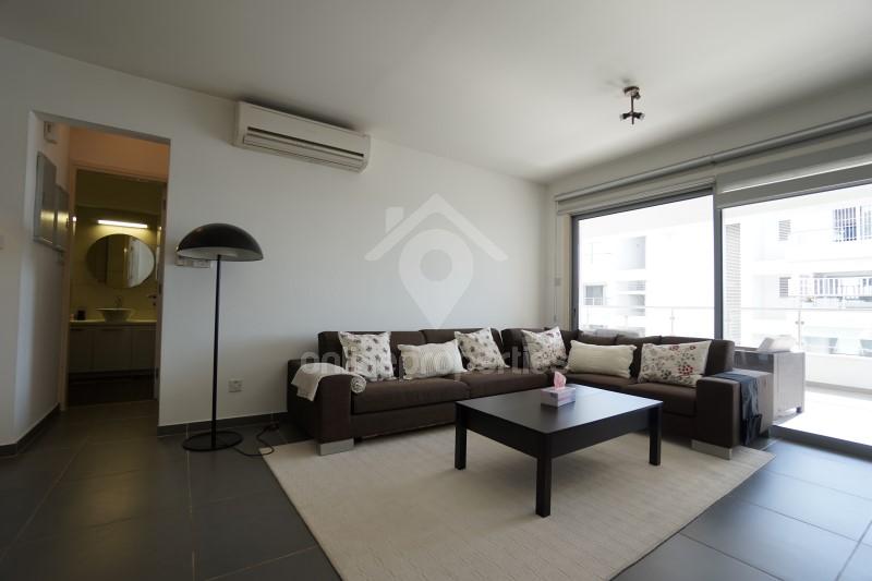 To change image, hover mouse over thumbnails below