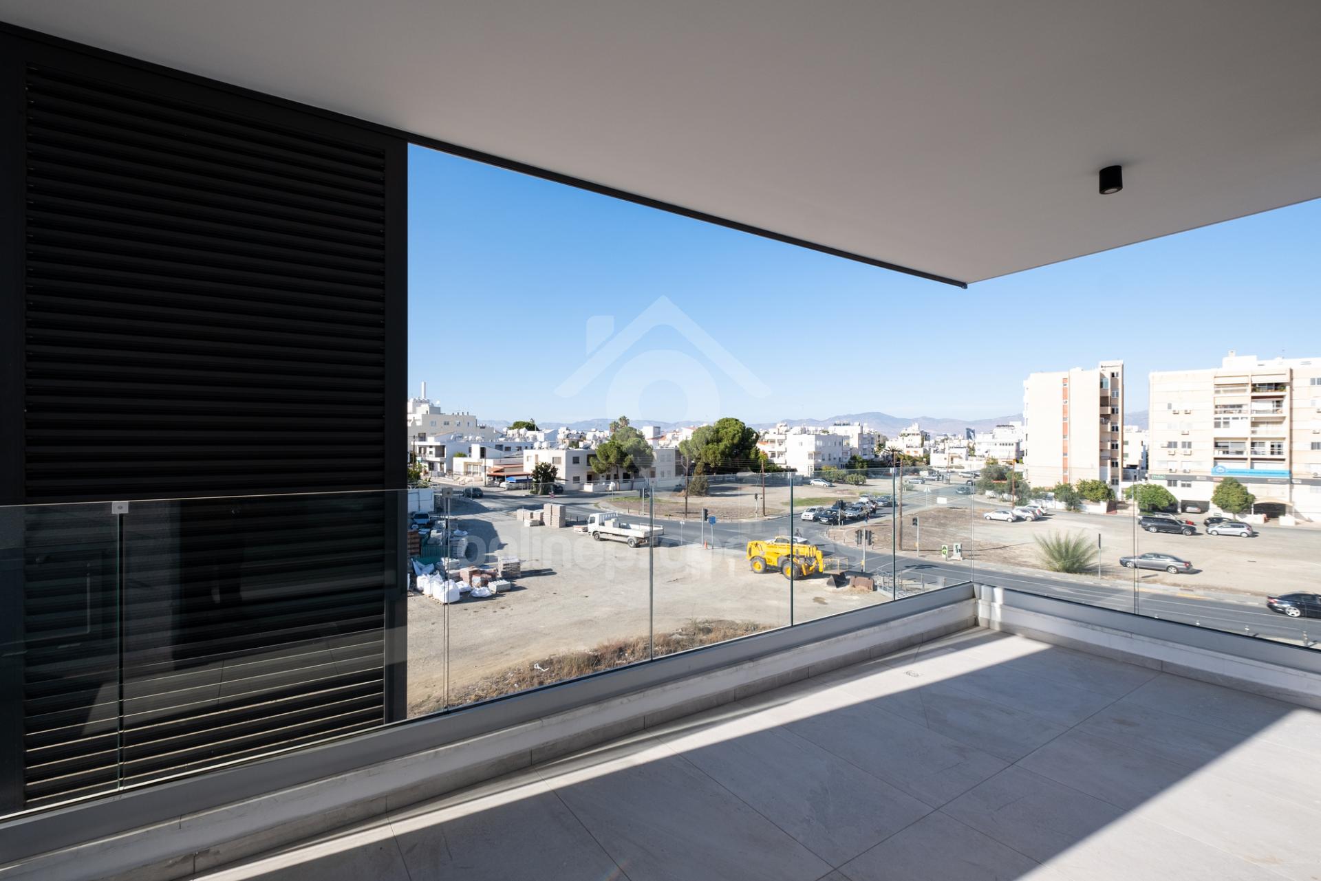 To change image, hover mouse over thumbnails below