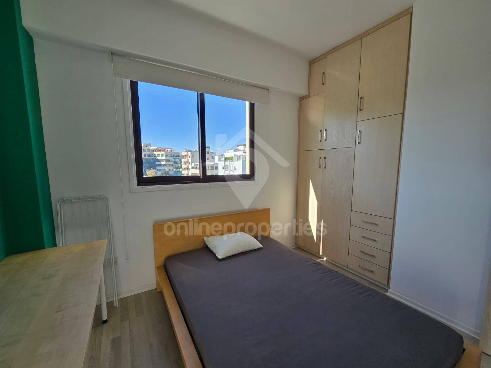 To change image, hover mouse over thumbnails below