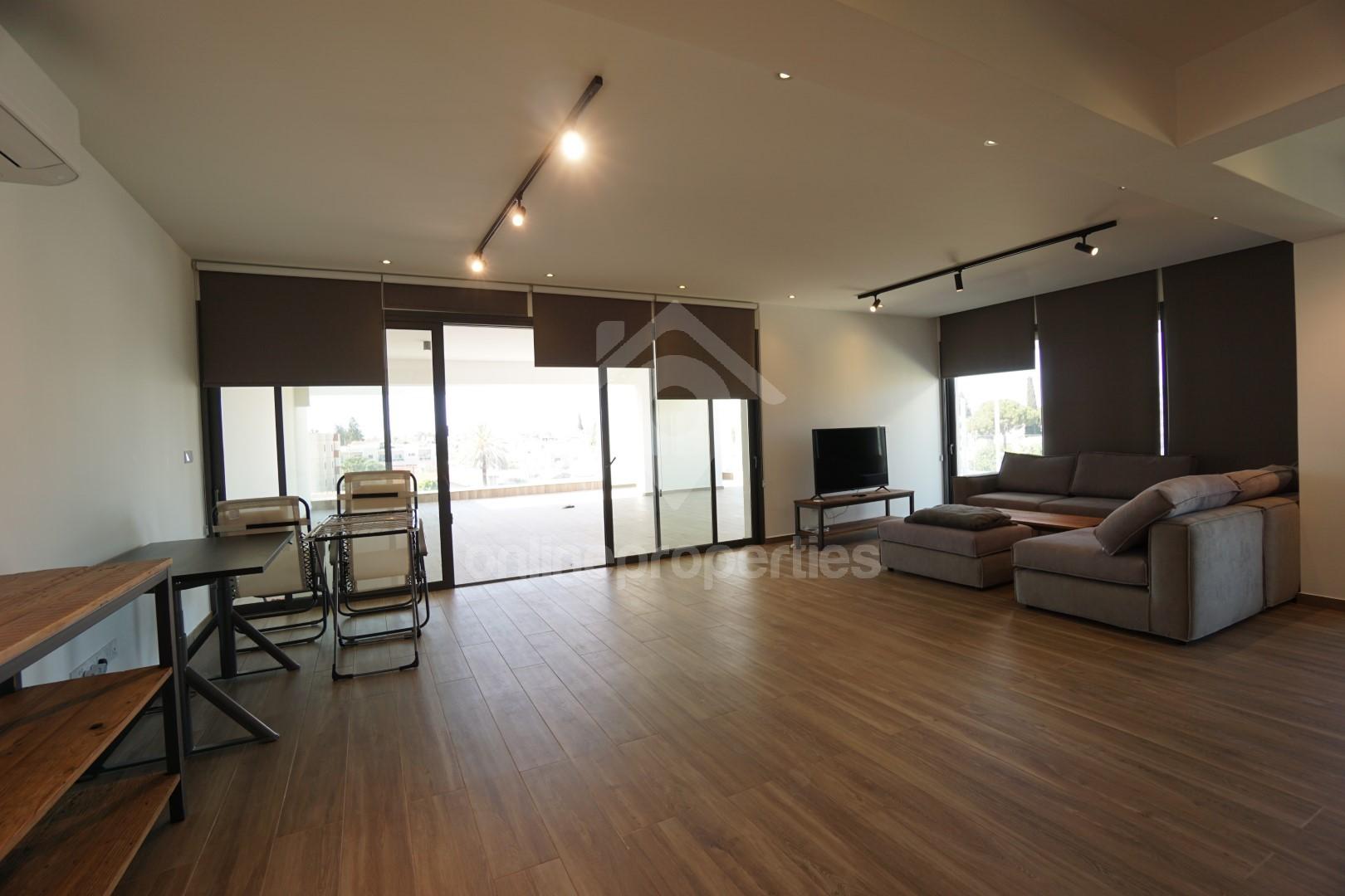 To change image, hover mouse over thumbnails below