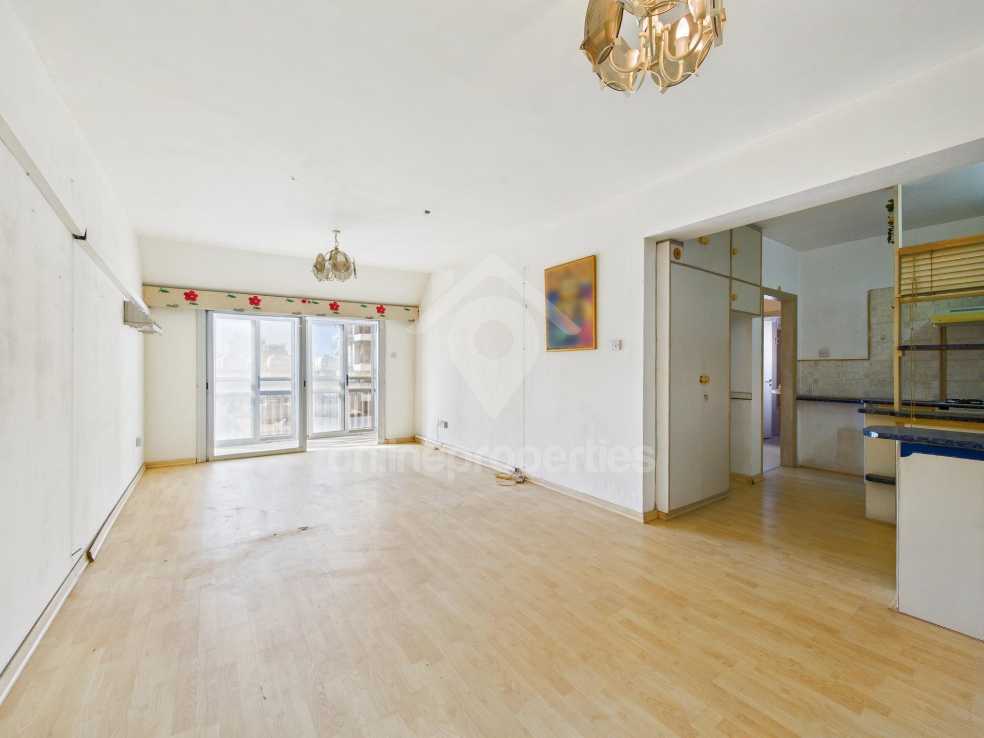 To change image, hover mouse over thumbnails below