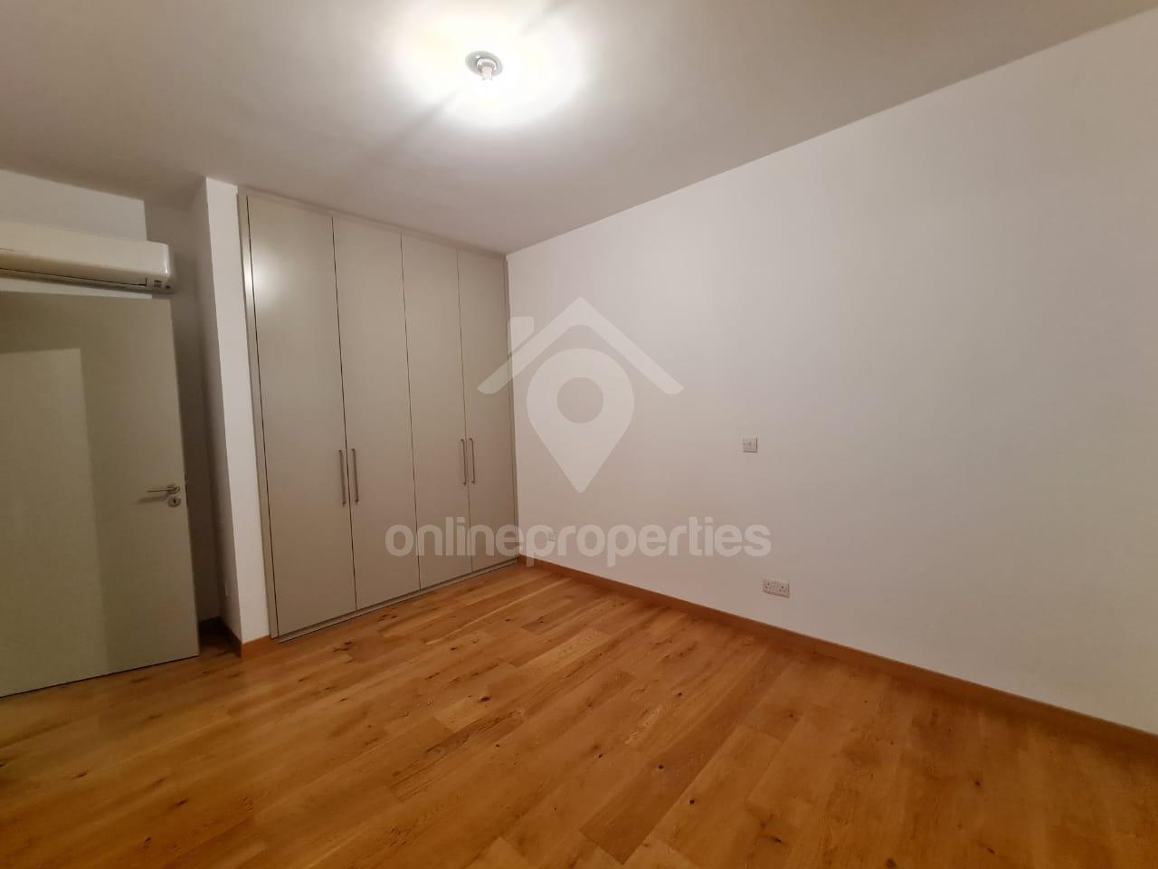 To change image, hover mouse over thumbnails below