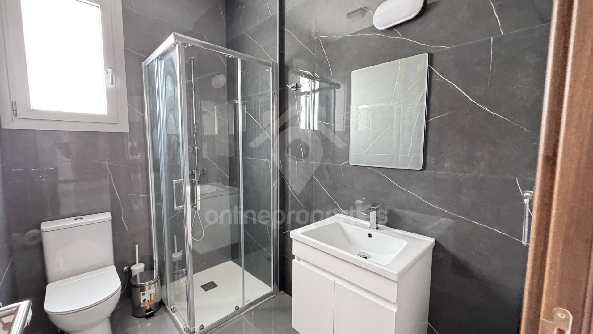 To change image, hover mouse over thumbnails below