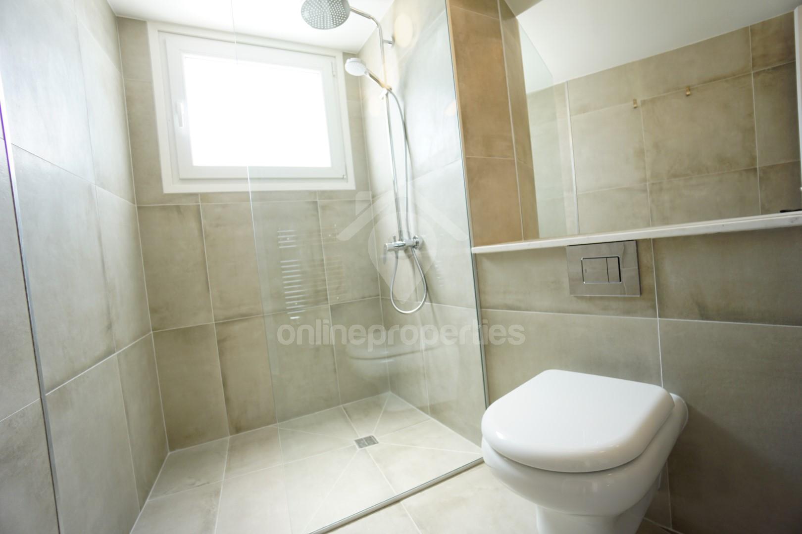 To change image, hover mouse over thumbnails below