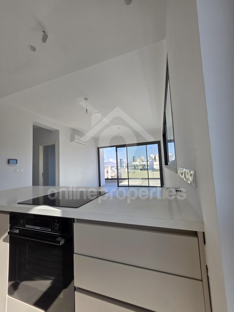 To change image, hover mouse over thumbnails below