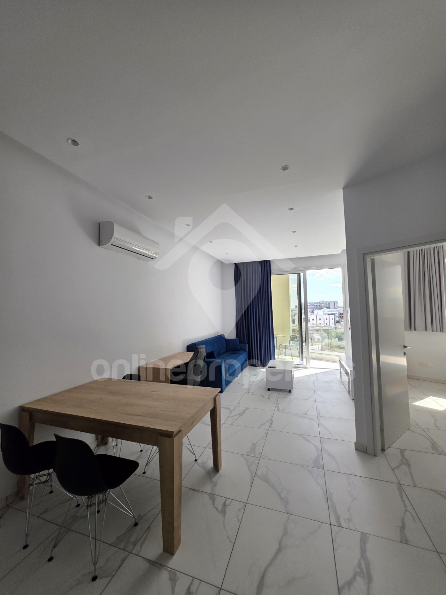 To change image, hover mouse over thumbnails below