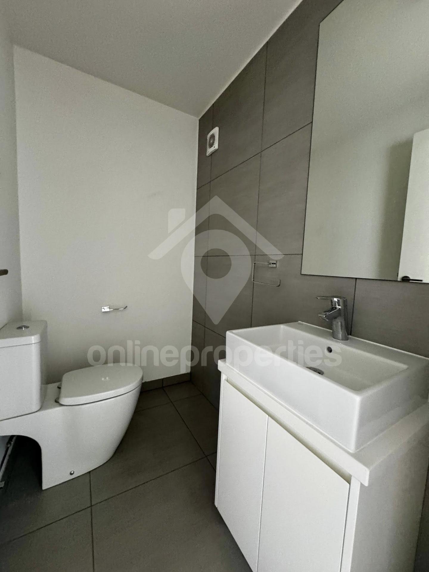 To change image, hover mouse over thumbnails below