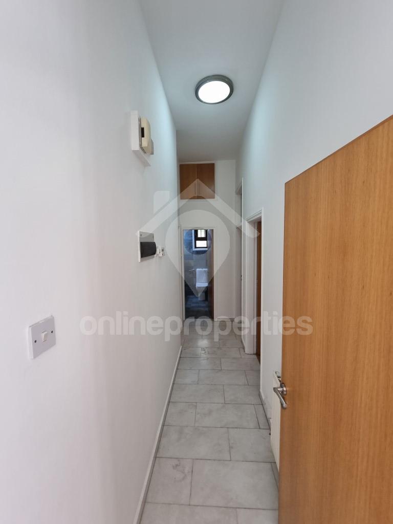 To change image, hover mouse over thumbnails below