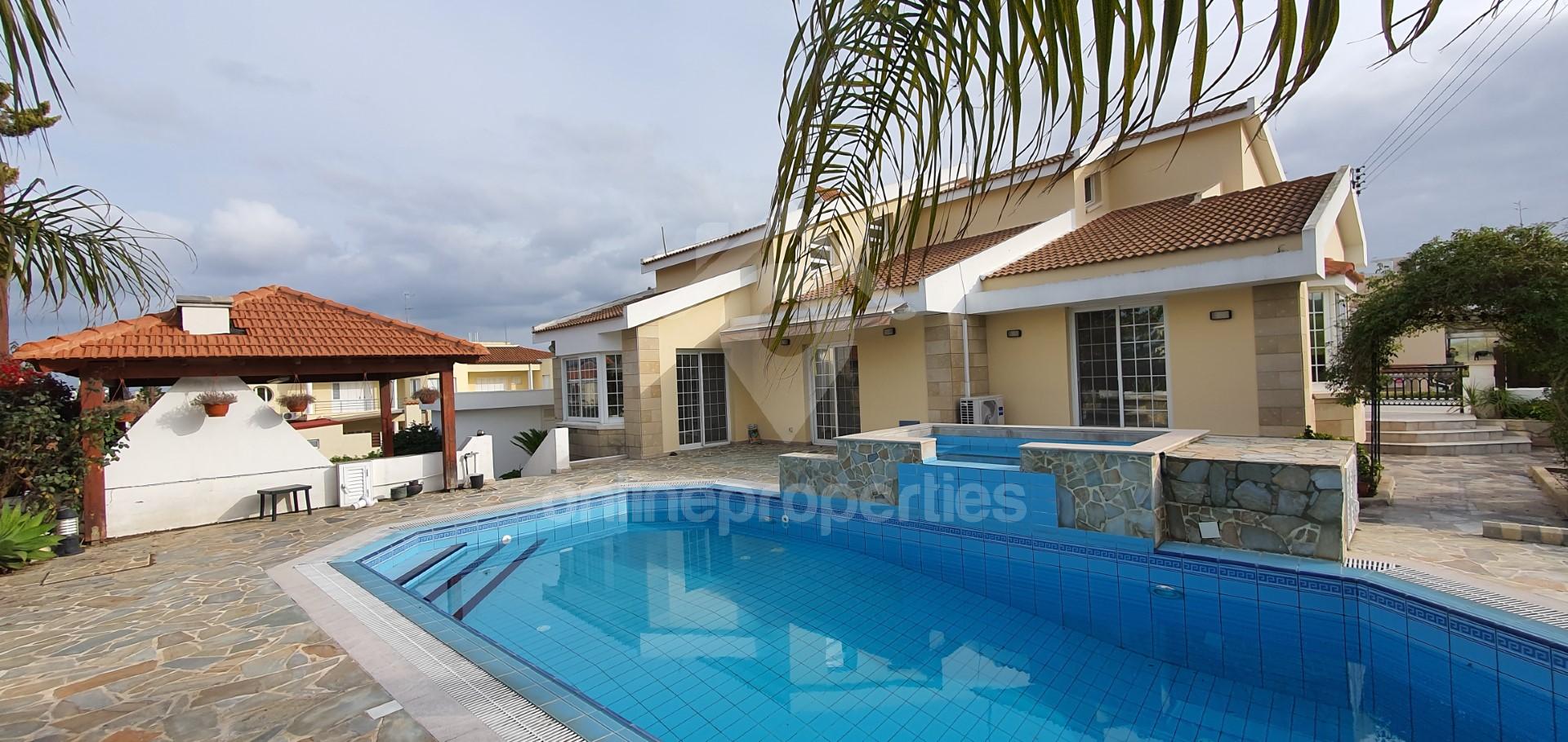 Detached House for rent in Parissinos area