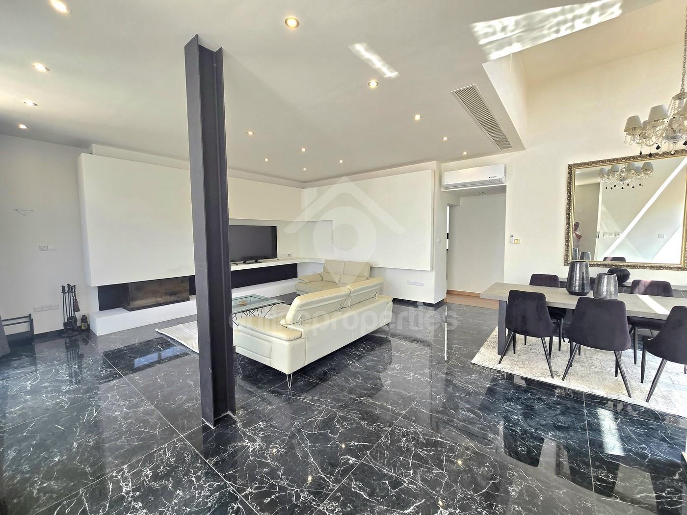 To change image, hover mouse over thumbnails below