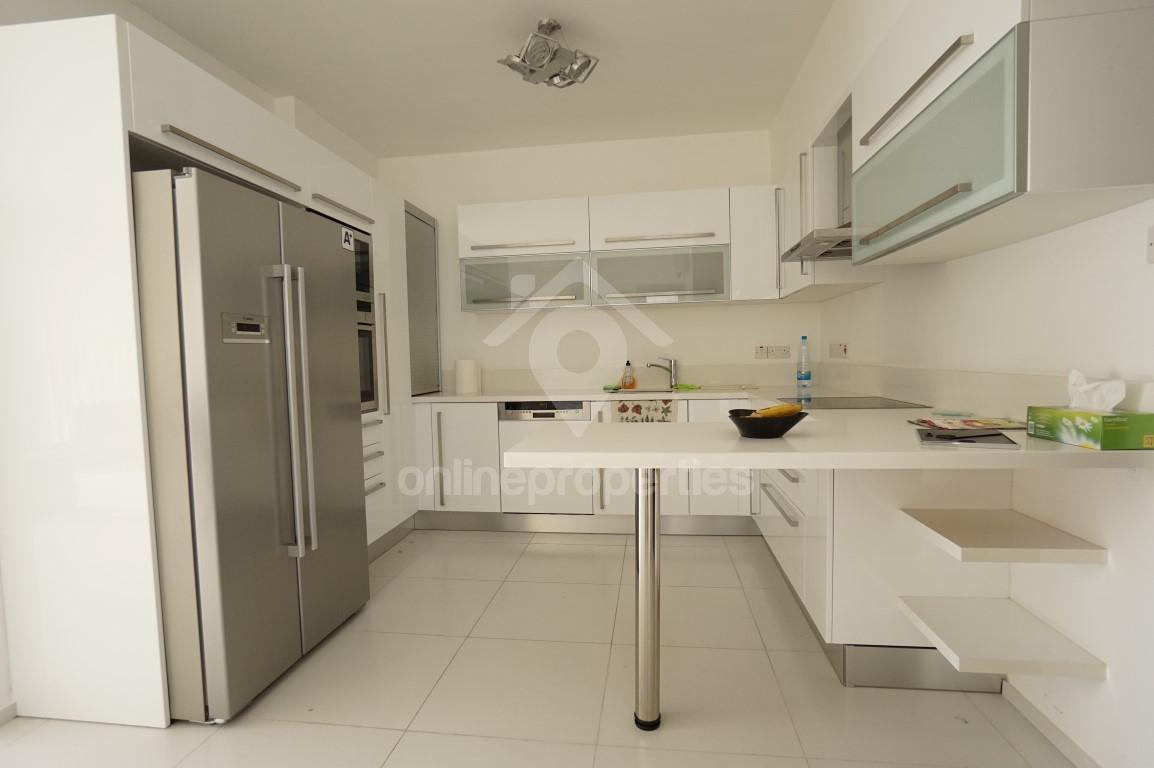 To change image, hover mouse over thumbnails below