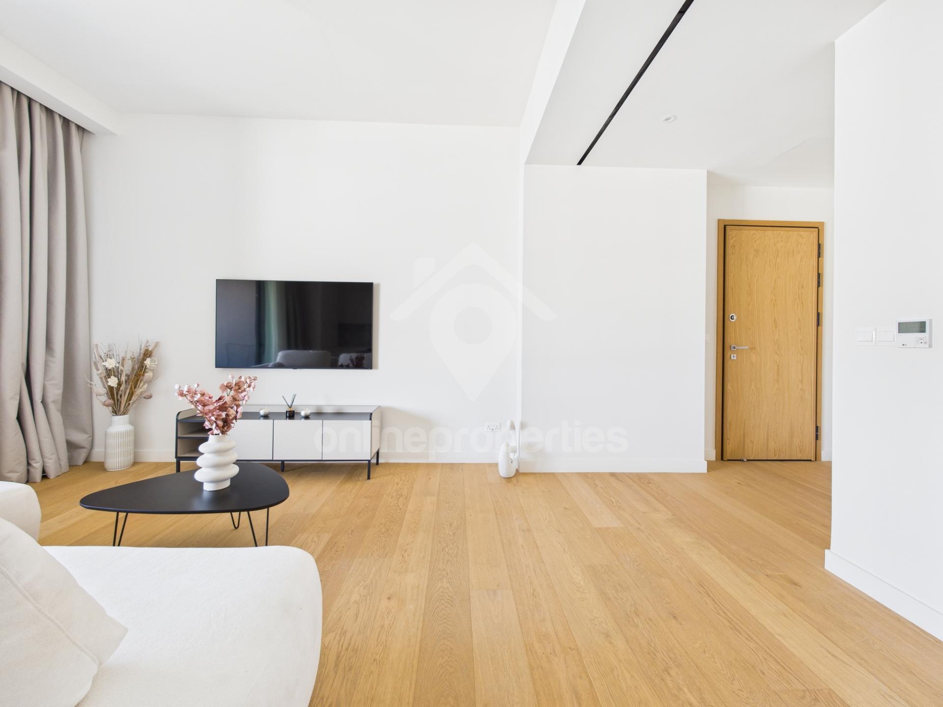 To change image, hover mouse over thumbnails below