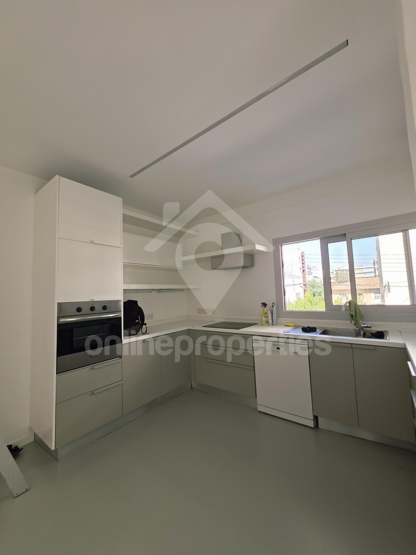 To change image, hover mouse over thumbnails below