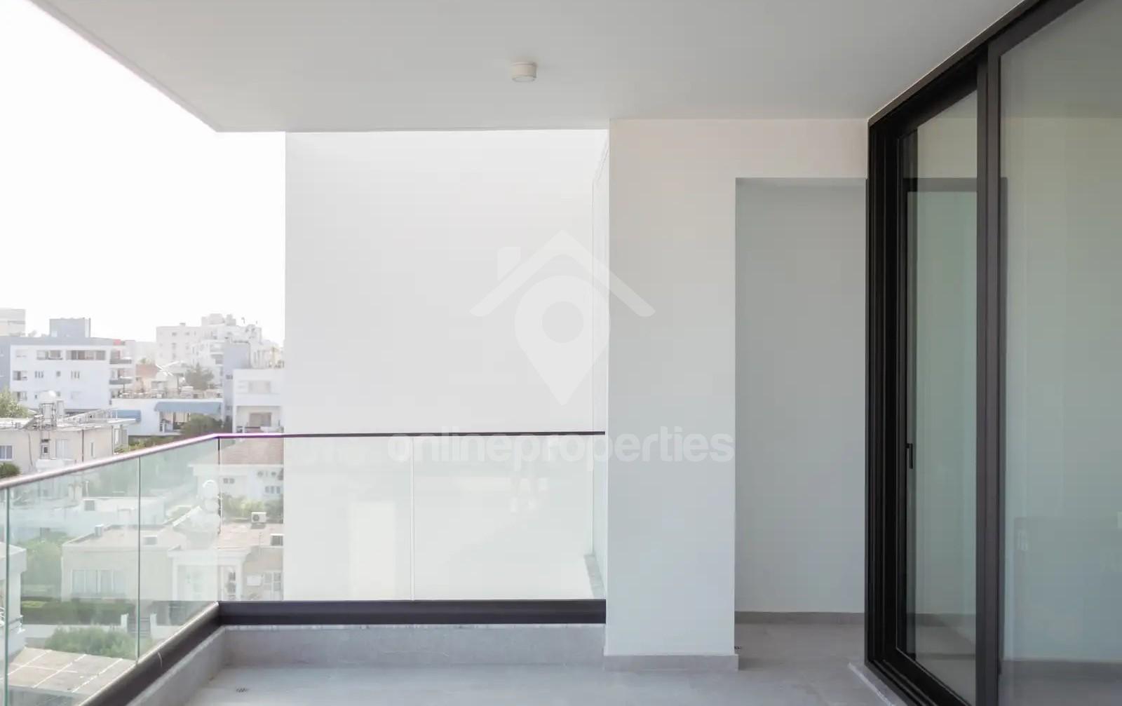 To change image, hover mouse over thumbnails below