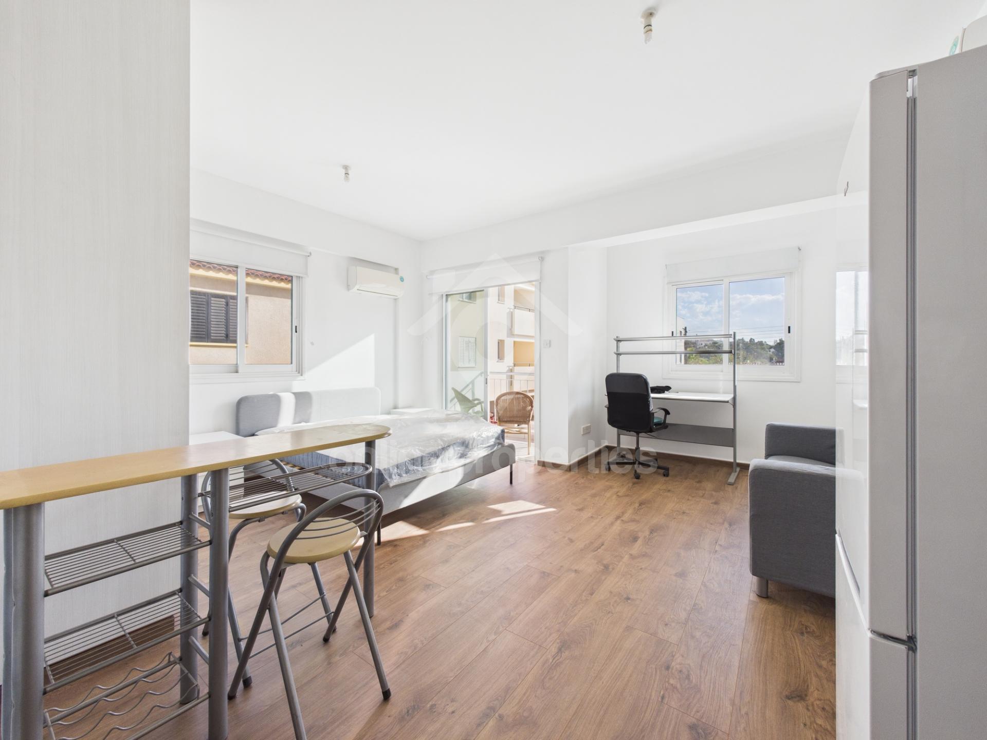 To change image, hover mouse over thumbnails below