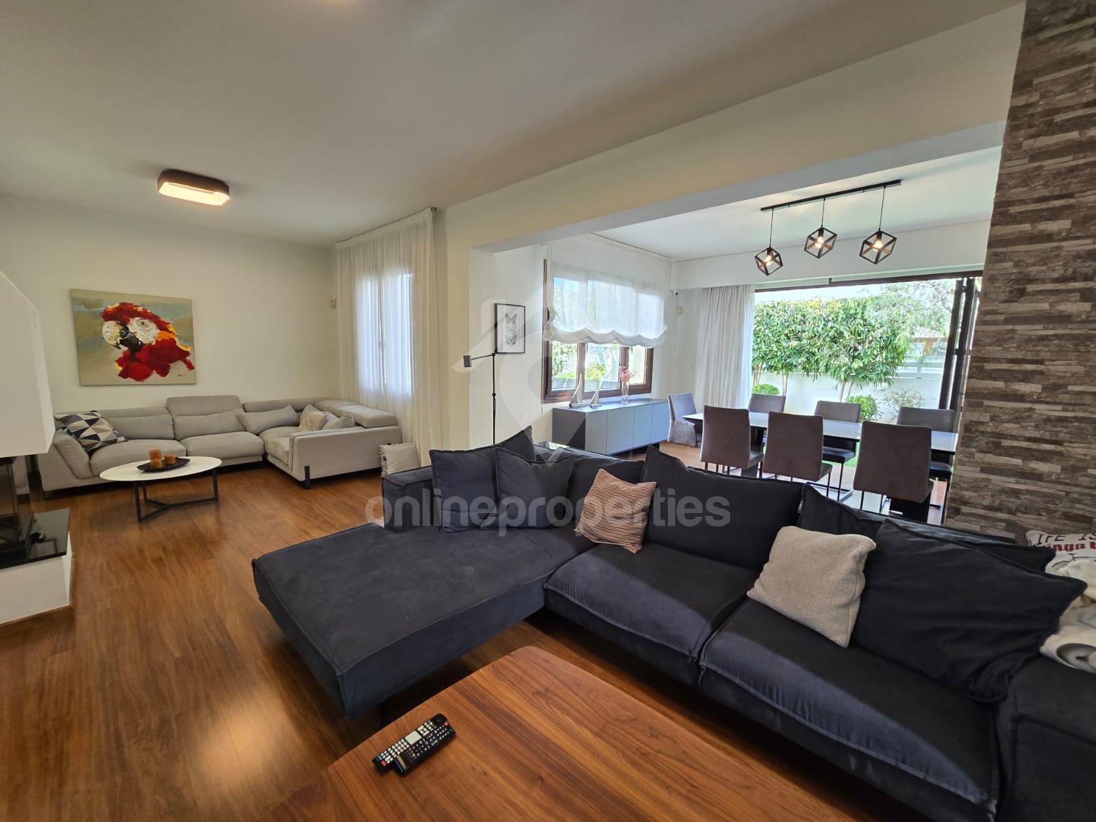 To change image, hover mouse over thumbnails below