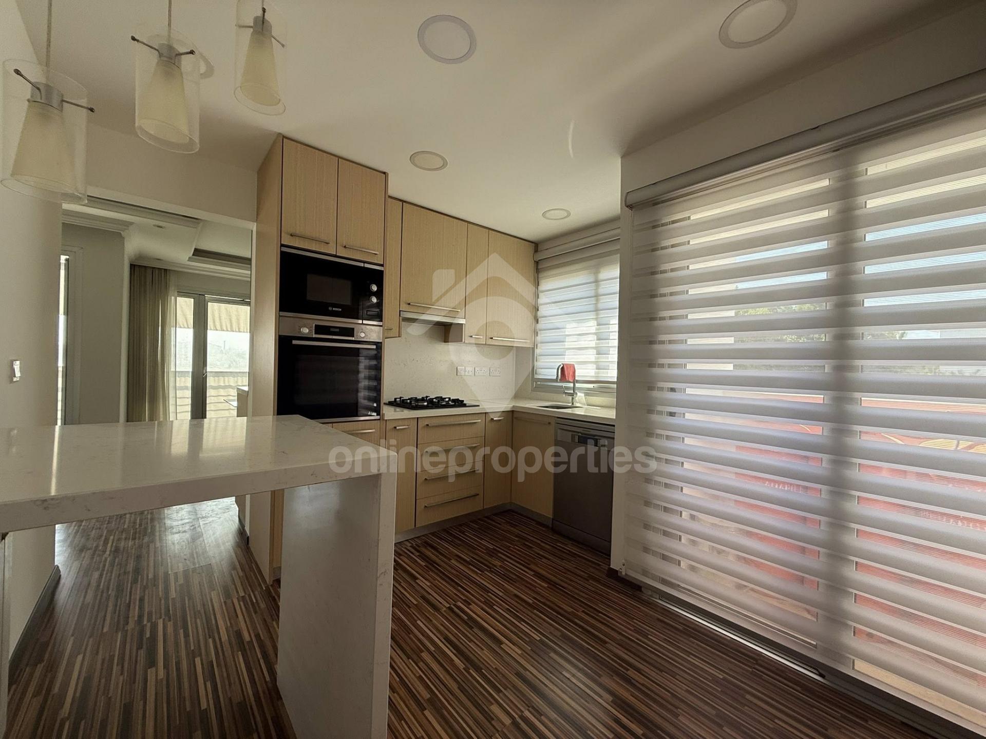 To change image, hover mouse over thumbnails below