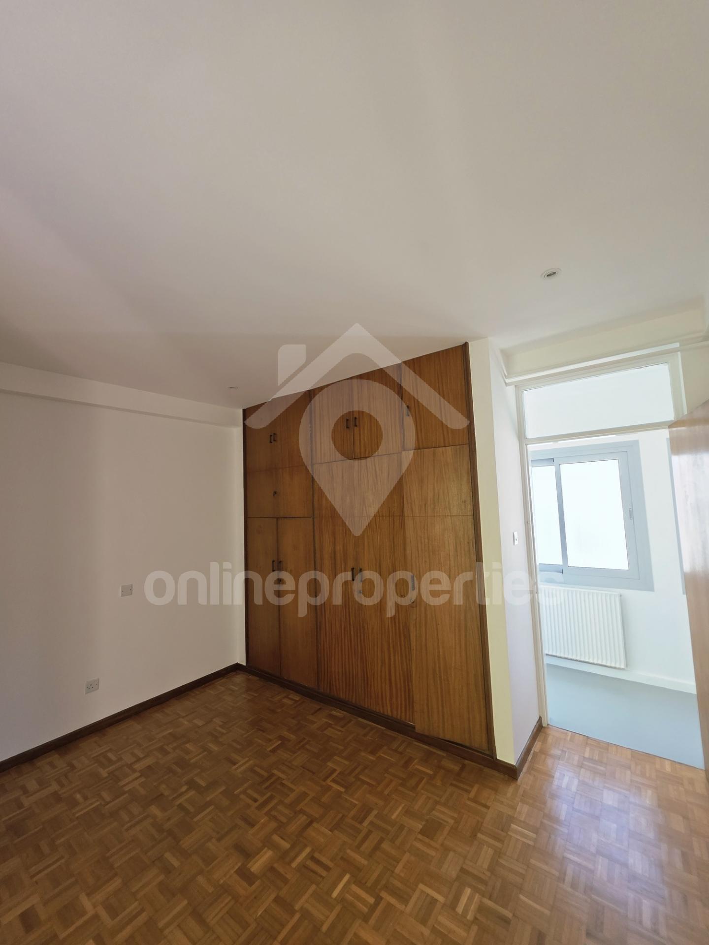 To change image, hover mouse over thumbnails below