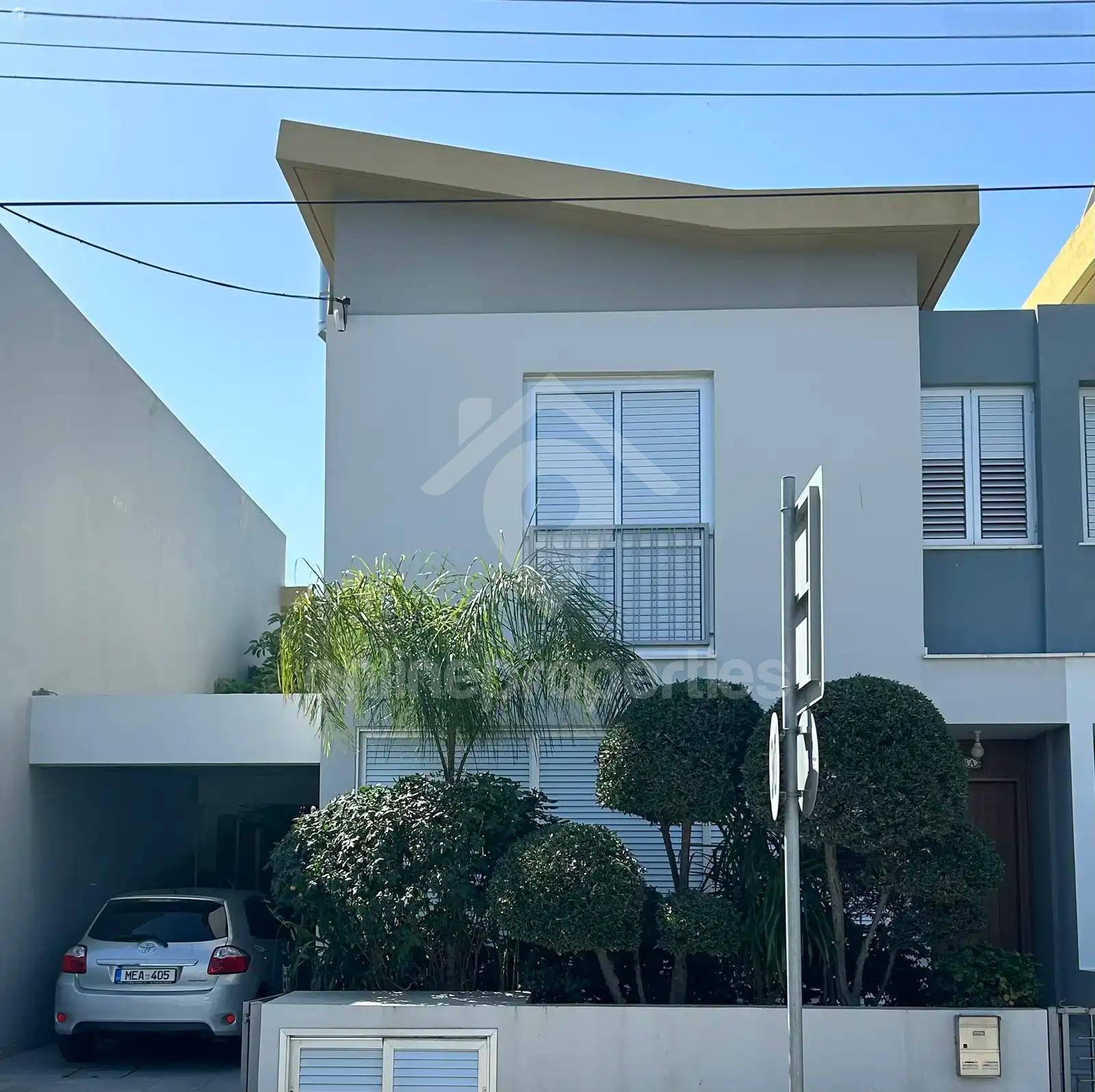 To change image, hover mouse over thumbnails below