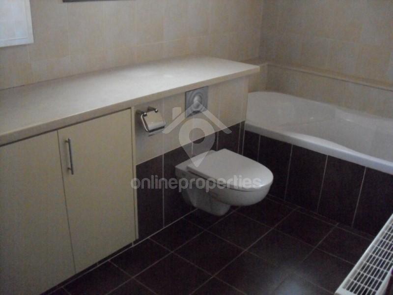 To change image, hover mouse over thumbnails below