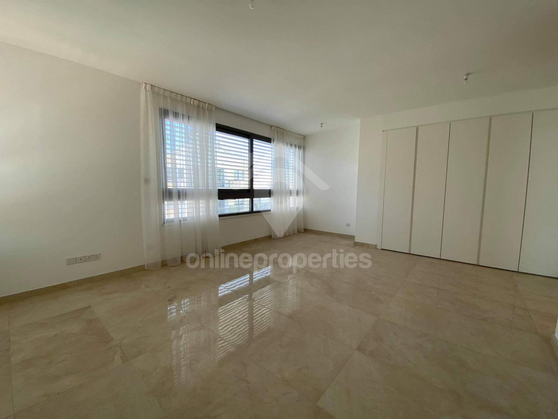 To change image, hover mouse over thumbnails below